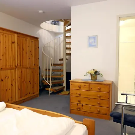 Ruhig Gelegenes Haus Am Ortseingang Von *