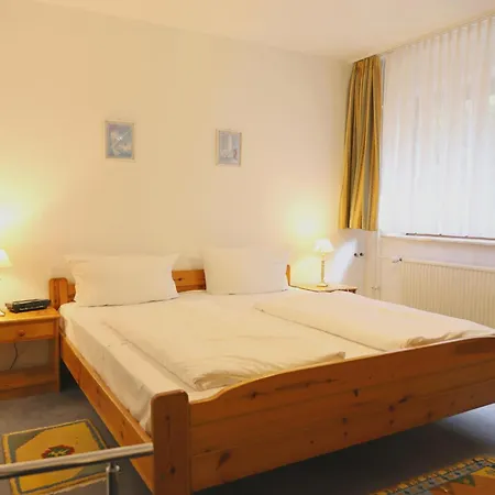 Apartment Ruhig Gelegenes Haus Am Ortseingang Von *